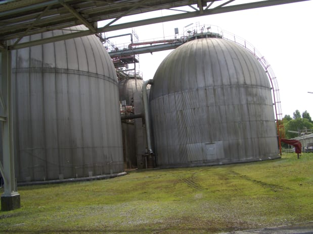 The spherical chlorine storage tanks may only be filled up to a predetermined height