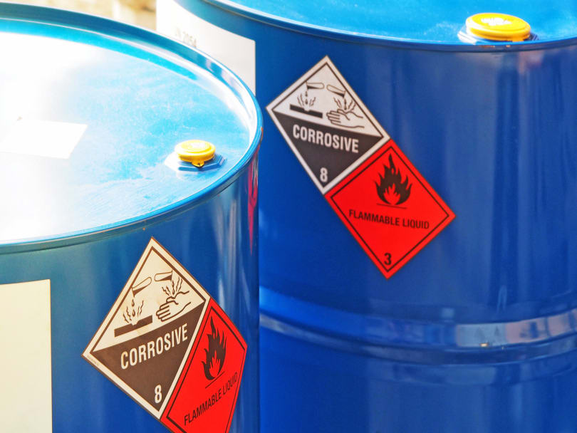 thùng hóa chất nguy hiểm nguy hiểm màu xanh