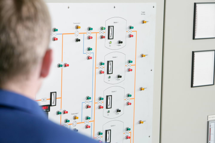 Control panel for remote tank monitoring