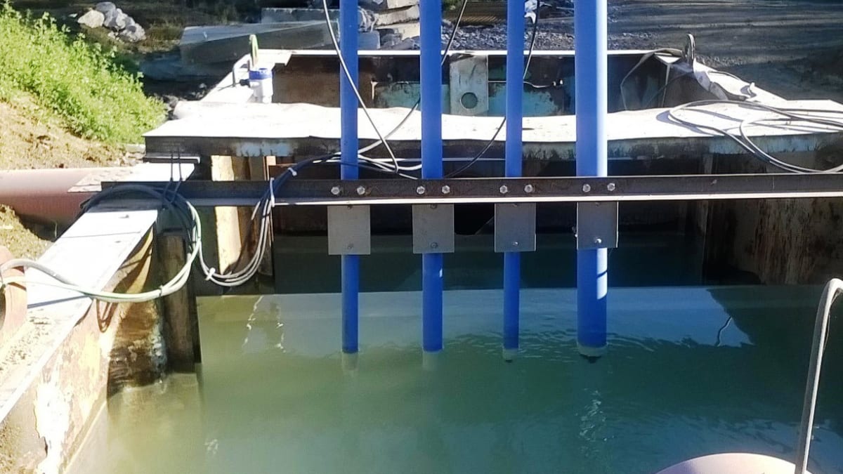 Equipping a watercourse protection facility with measuring technology ...