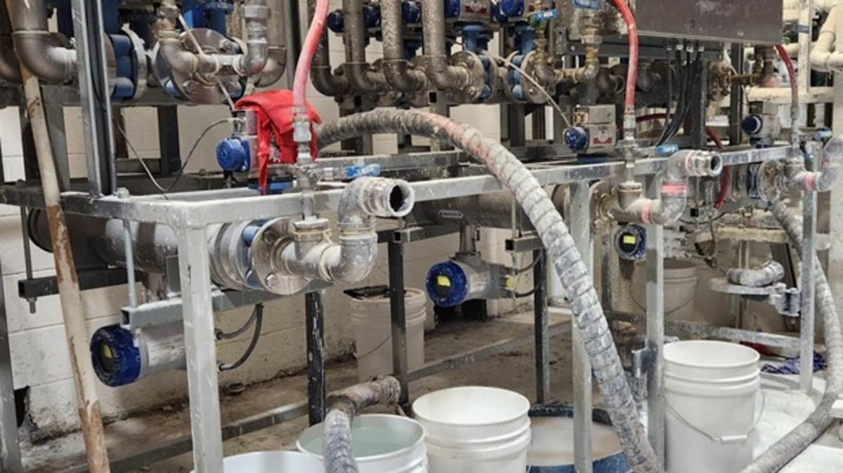 Flow and density measurement of paint additives and bases Krohne