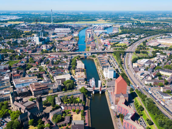 Energy district cooling riverwater assisted cooling