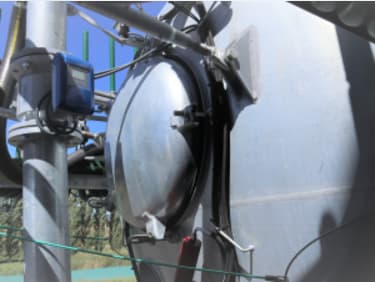 Flow and level measurement on a liquid manure spreader Flow and level measurement on a liquid manure spreader