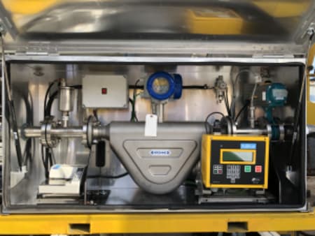 Custody transfer flow measurement of AdBlue® from road tankers