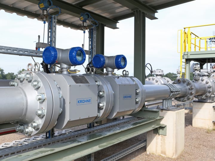 Deux débitmètres à ultrasons ALTOSONIC V12 en série sur site Deux débitmètres à ultrasons ALTOSONIC V12 en série sur site
