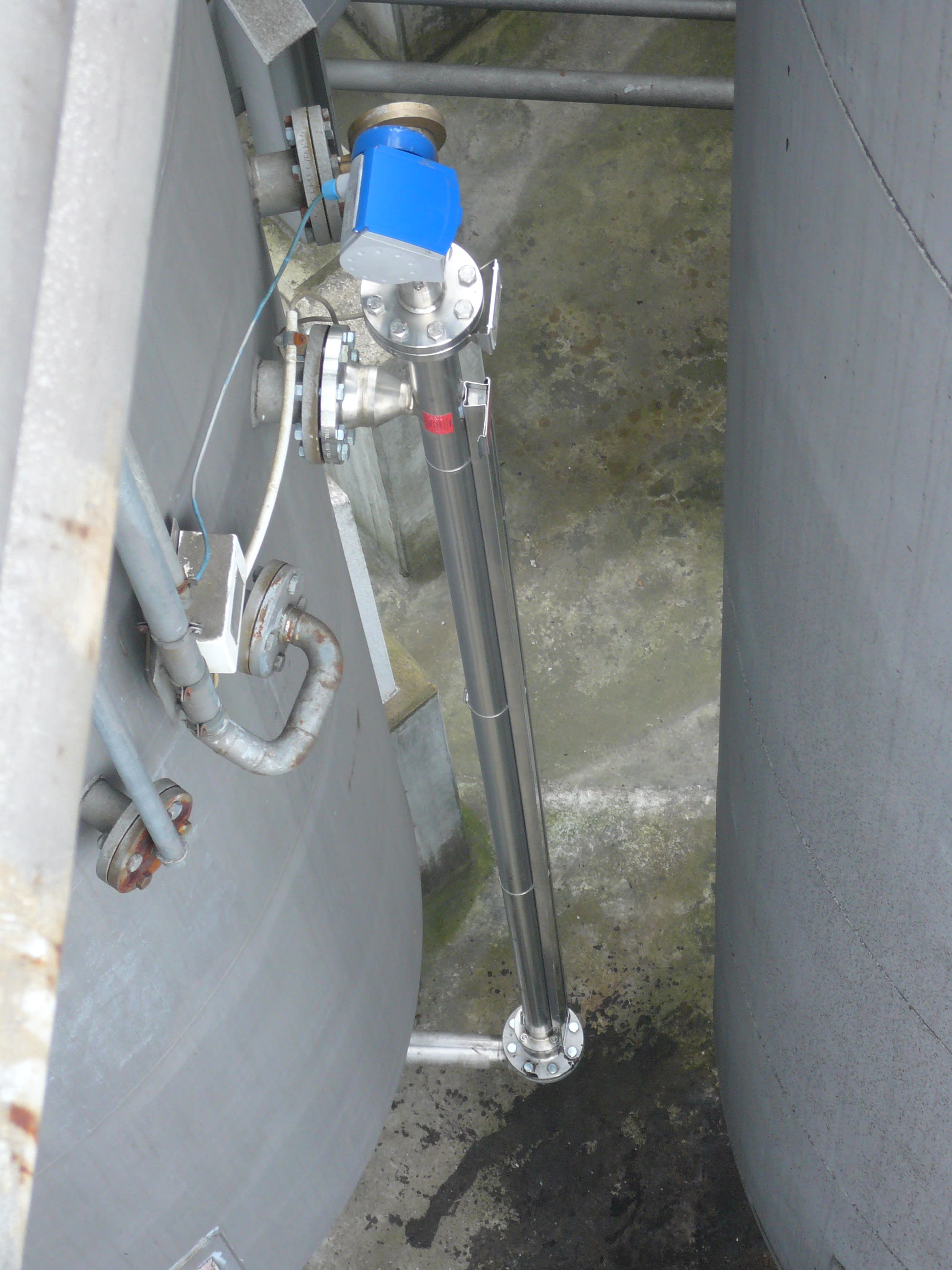 Bypass measurement on a 2-chamber tank