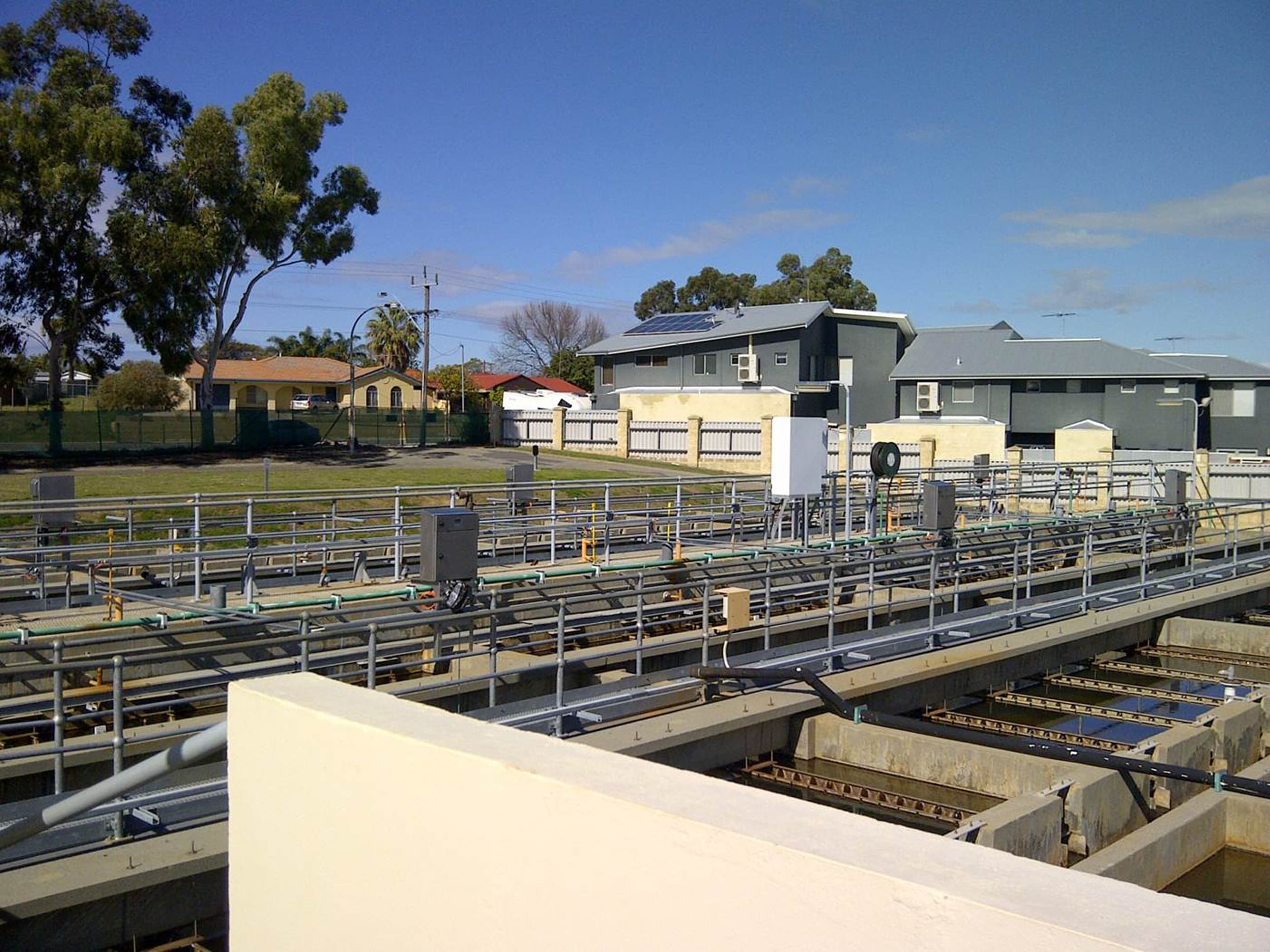 Measuring the sludge blanket in a groundwater treatment plant