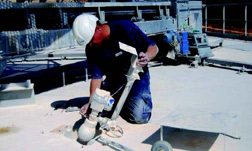 OPTIWAVE 6300 C [DN 150 (6”)] measuring level in concrete silos