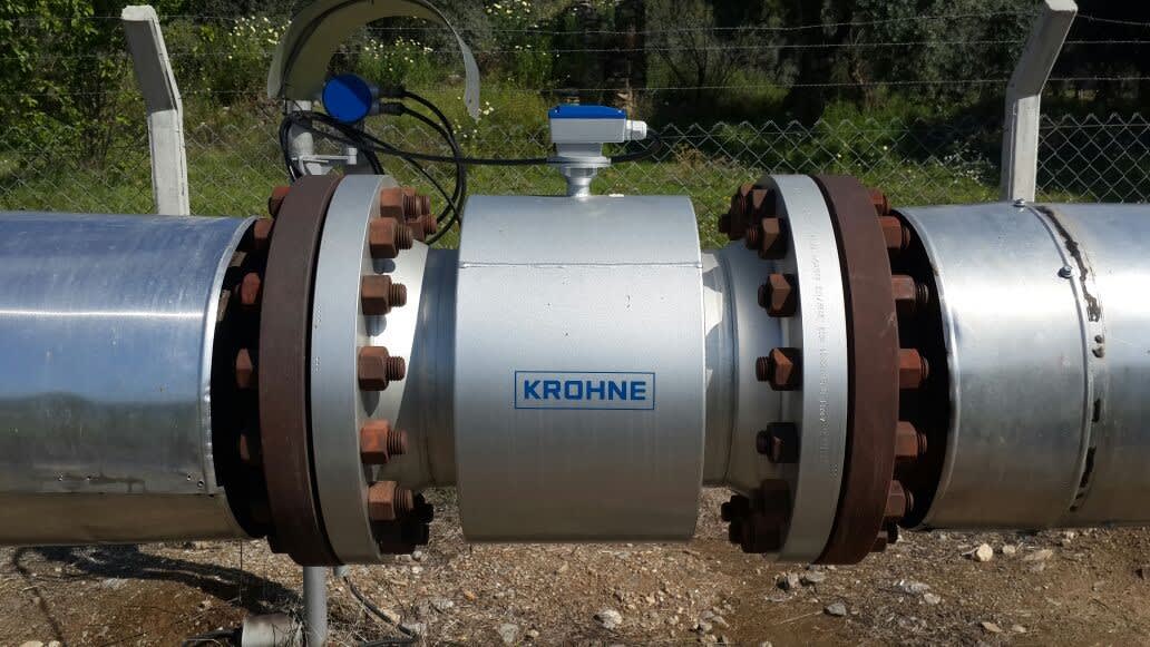 Ultrasonic flow measurement of geothermal brine