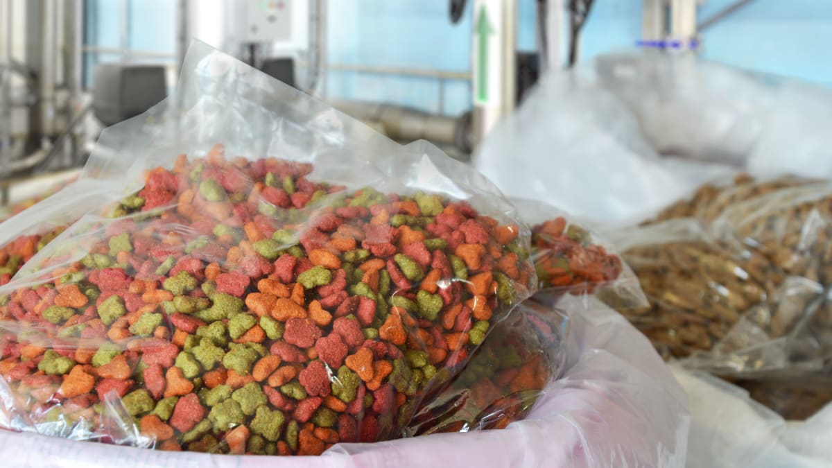 Prepared pet food production in the food & beverage industry KROHNE Group