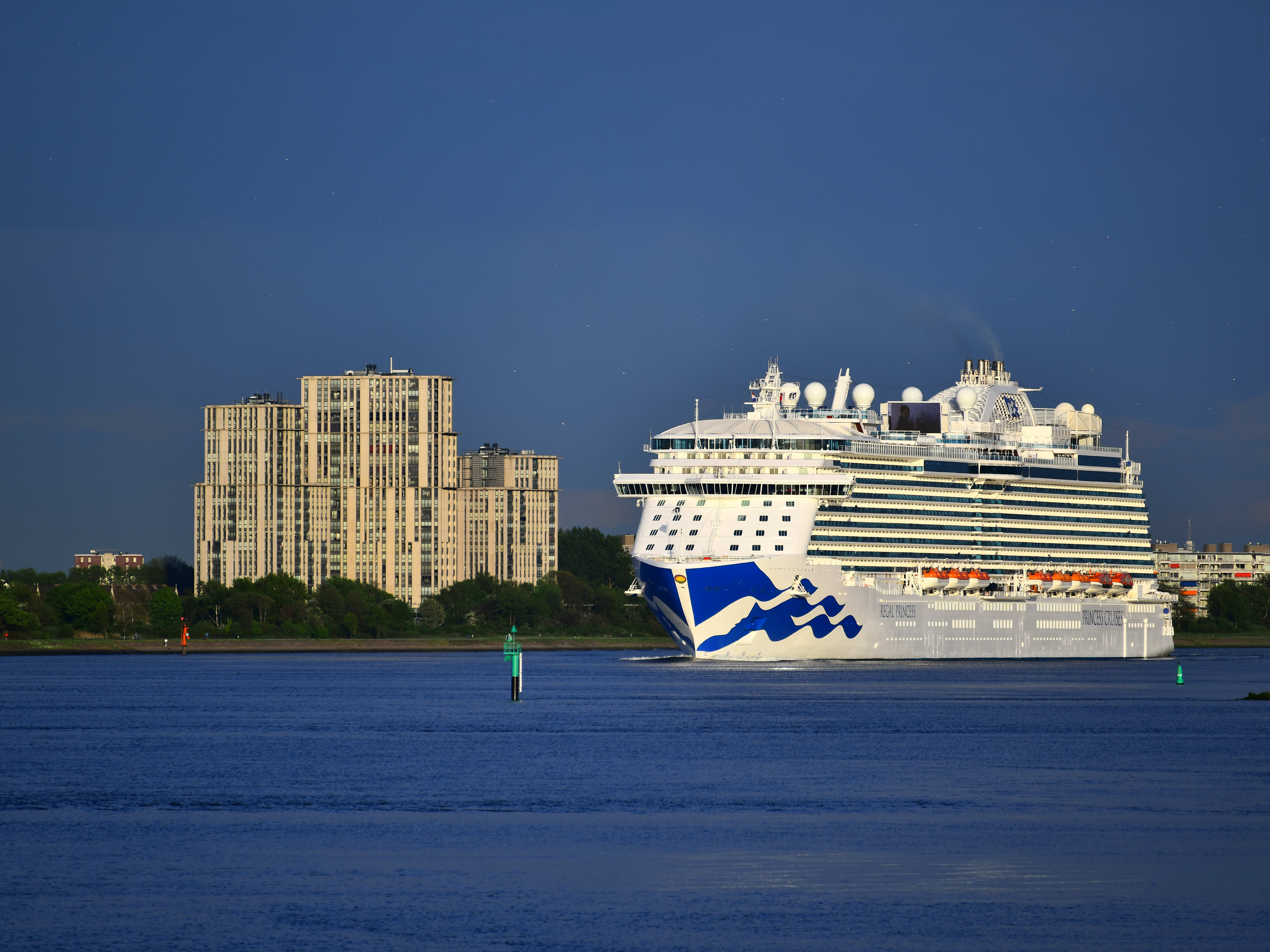 Cruise ships in the marine industry White cruise ship