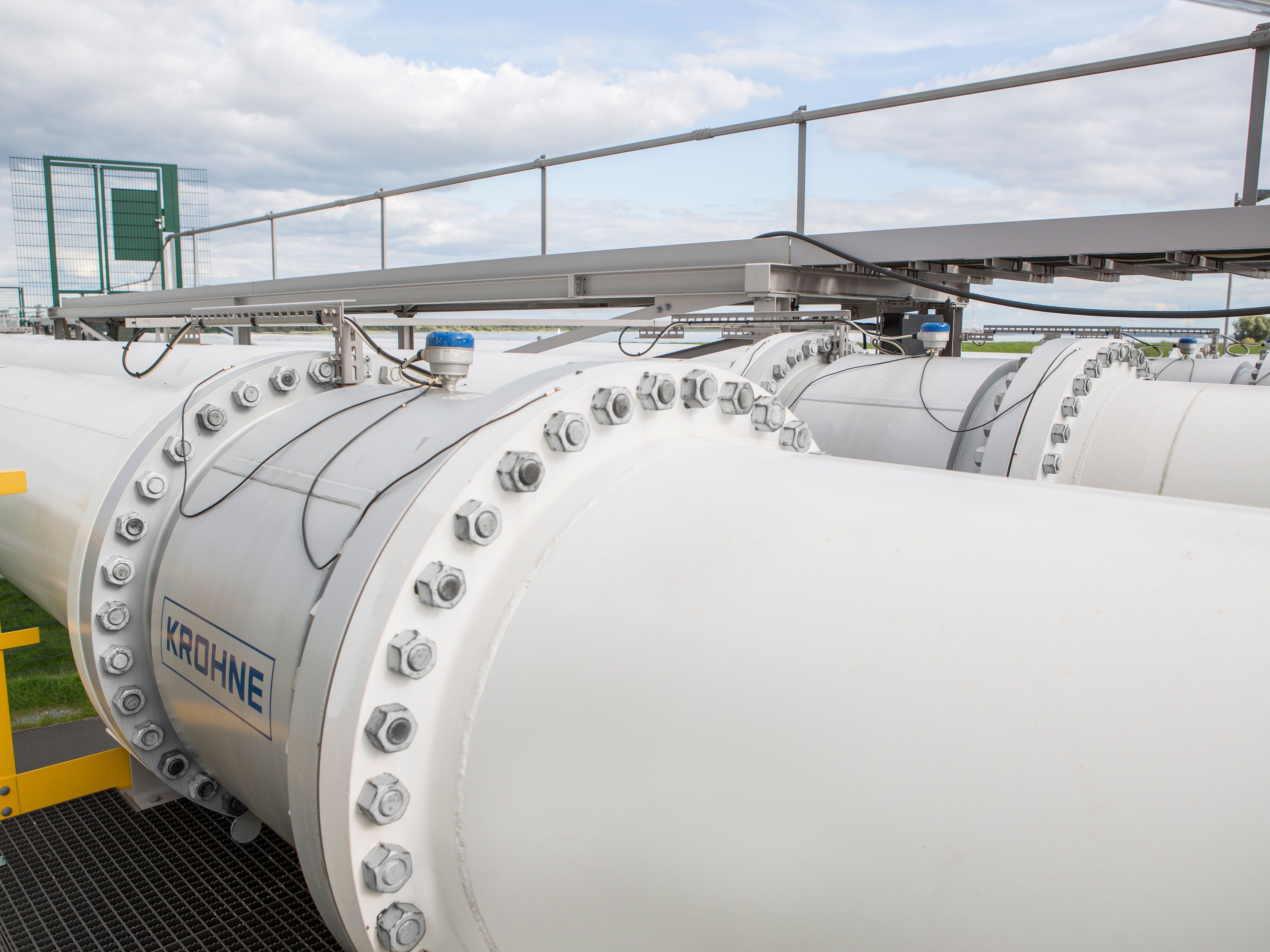 Velkokapacitní měření vody s dálkovým přenosem dat Bulk water measurement with OPTIFLUX 2300 F electromagnetic flowmeter