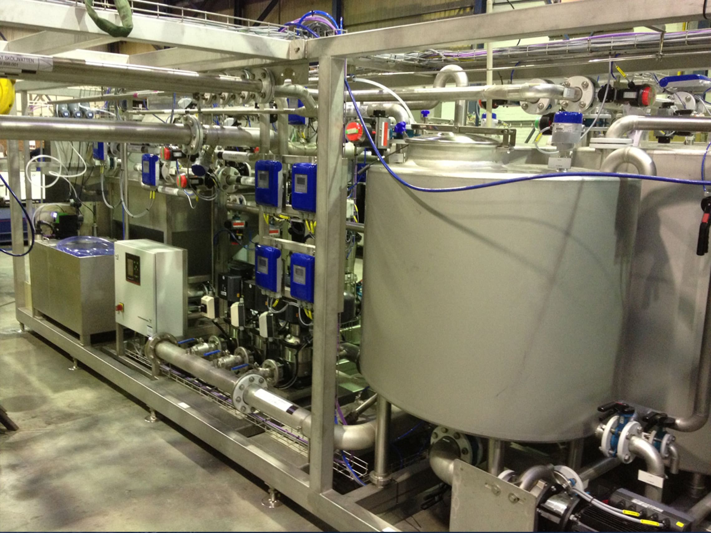 Melengkapi sistem pemurnian air untuk pemesinan elektrokimia dengan instrumentasi proses