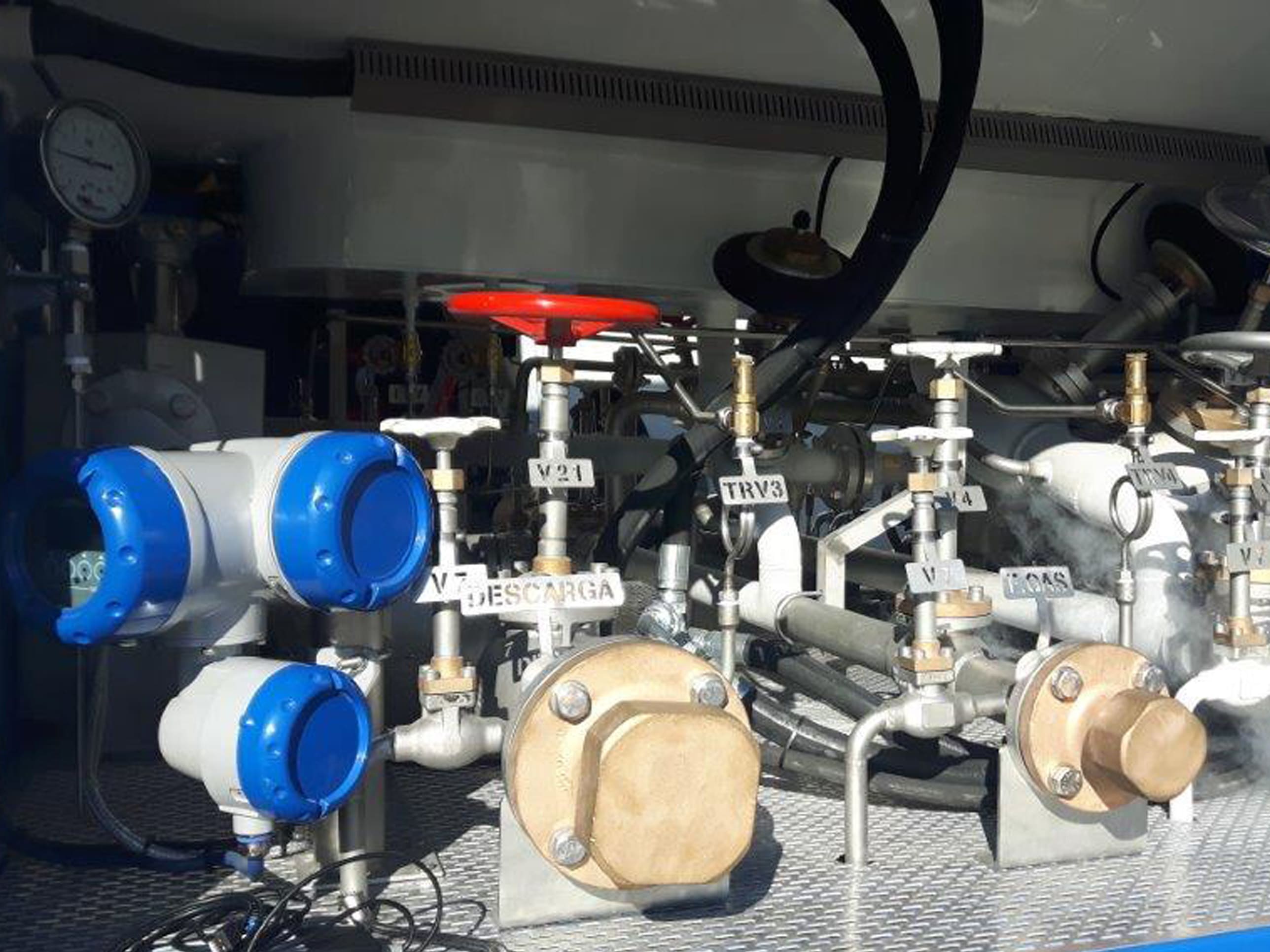 Custody transfer flow measurement for (un)loading of LNG Custody transfer flow measurement for (un)loading of LNG